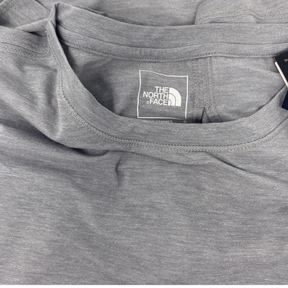 THE NORTH FACE Wander Slitback Short Sleeve Shirt Light Grey Women's Medium NWT - Picture 5 of 9